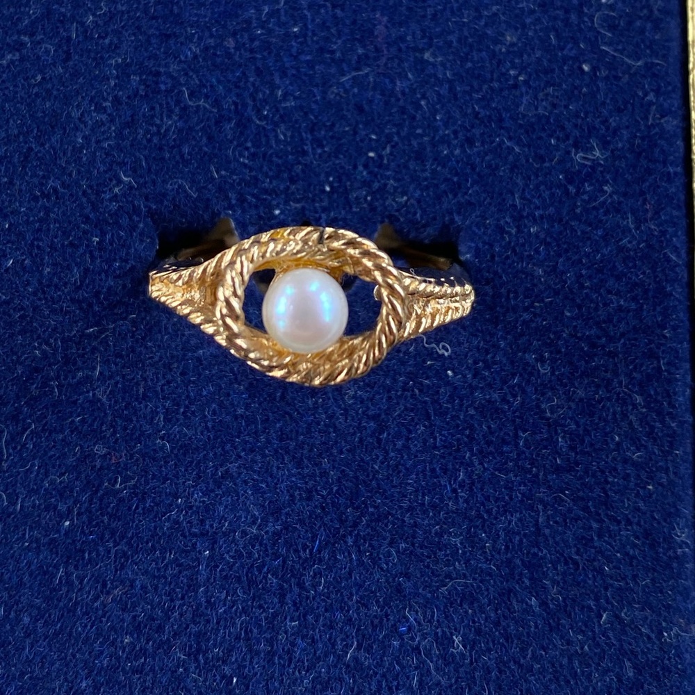 Vintage Avon Cultured Pearl Ring